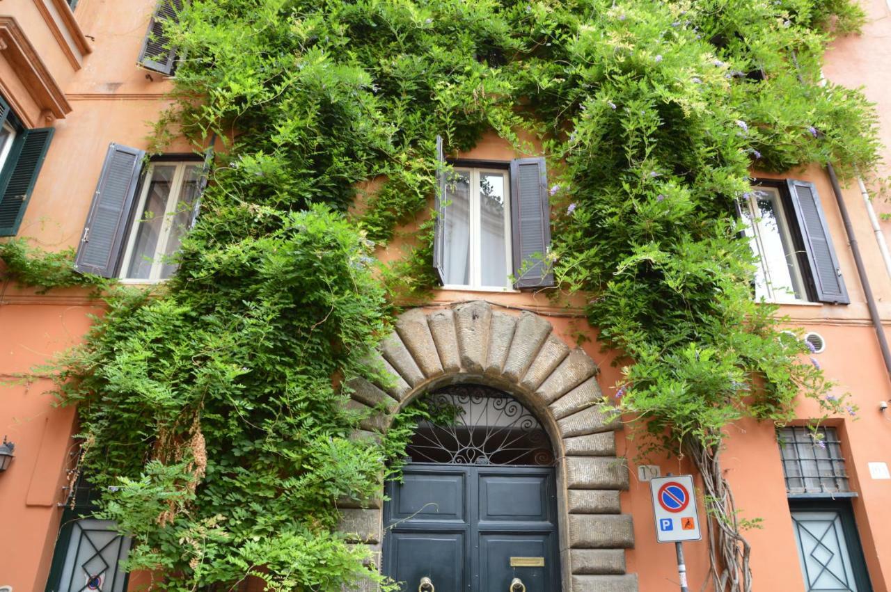 רומא Historic Center - Elegant Apartment With Charming Antiques - Raffaello Inn מראה חיצוני תמונה